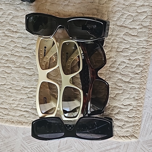 SPY MC - Picture 6 of 16